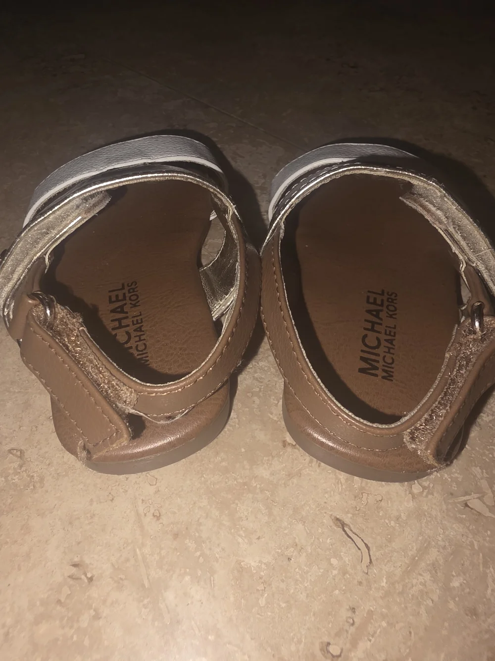 Michael Kors Girls Metallic Gold & White Strap Sandals – Size 7
